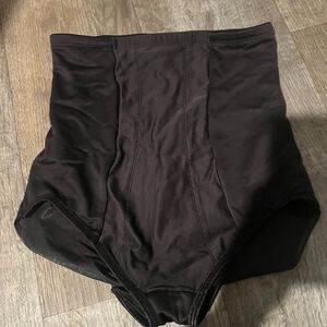 Miraclesuit black xl